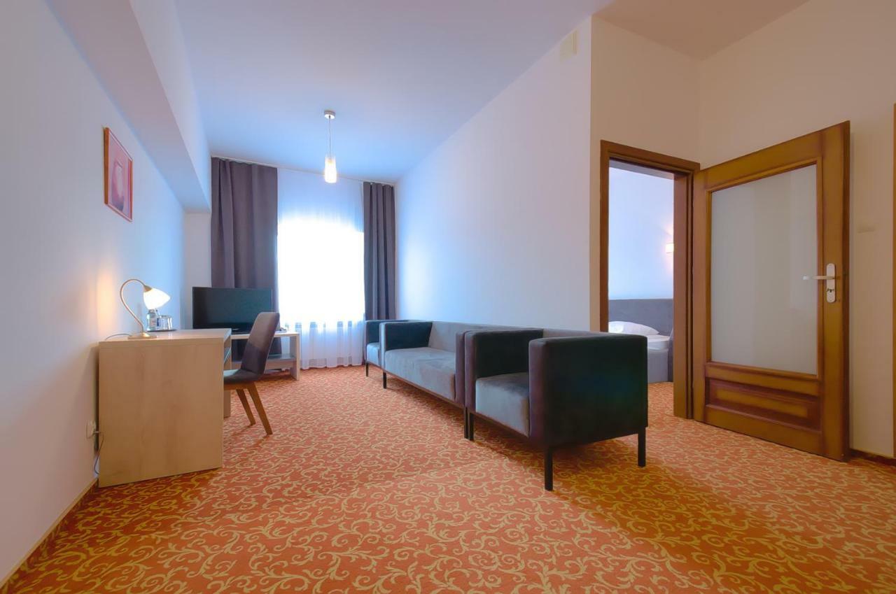 Hotel Sezam Махова Екстер'єр фото